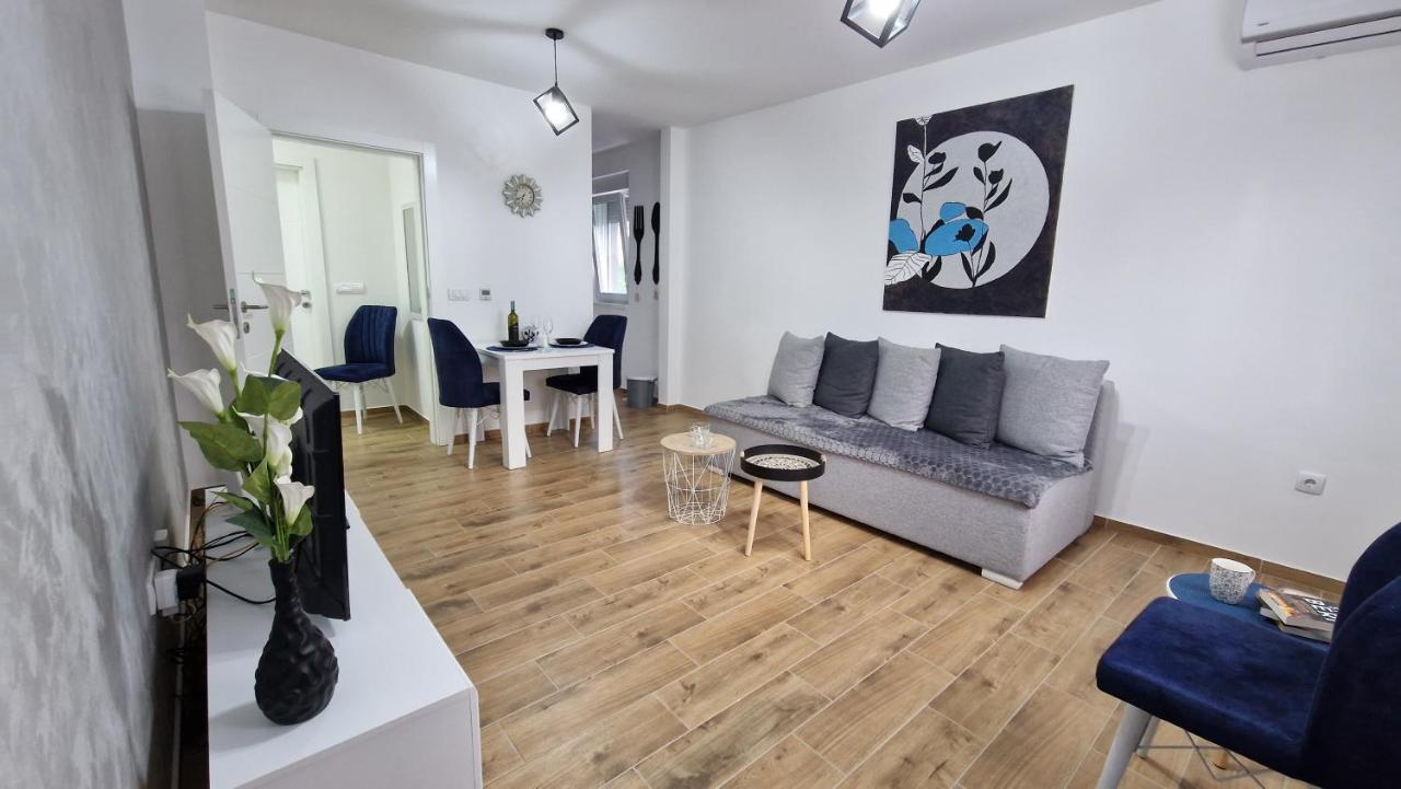 Apartman Astra Sremska Mitrovica Luaran gambar