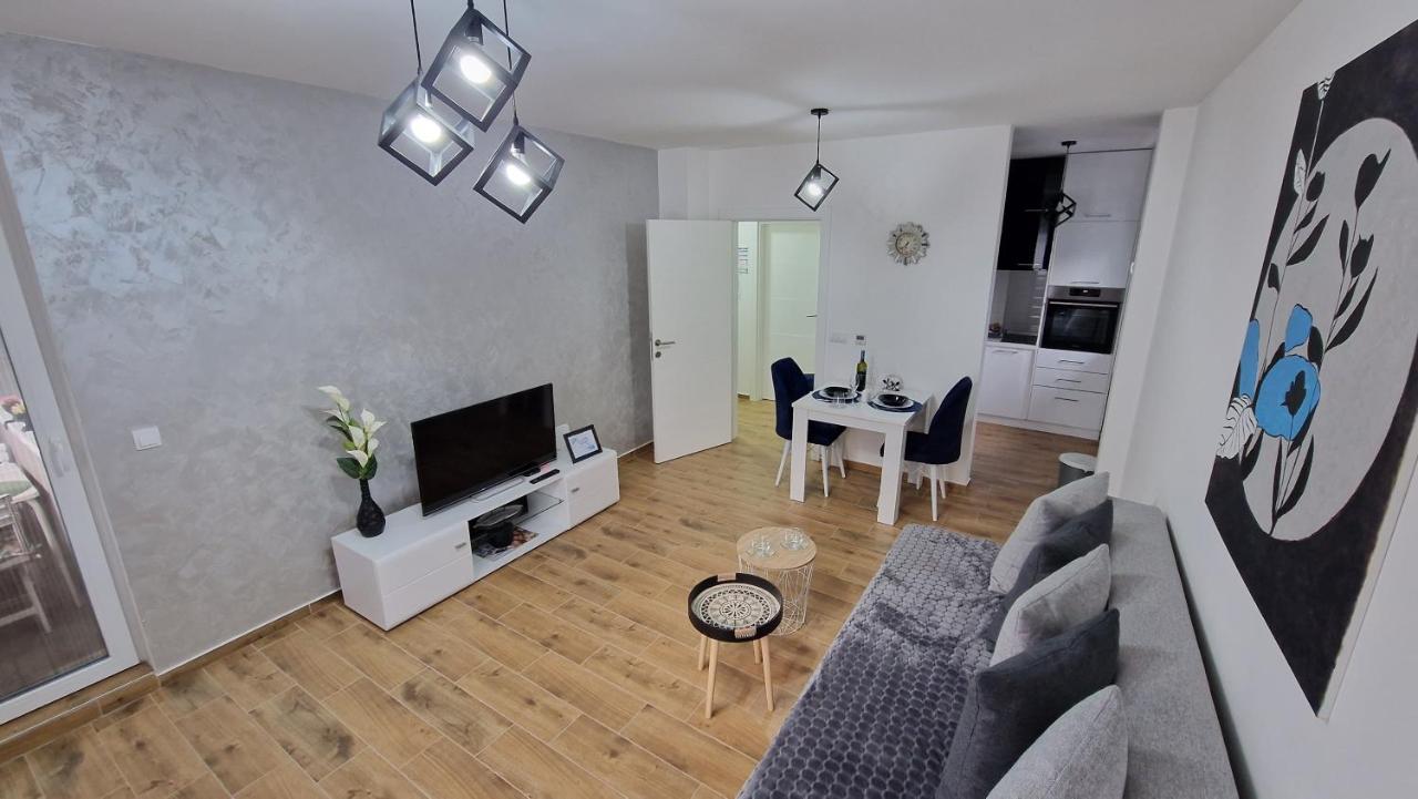 Apartman Astra Sremska Mitrovica Luaran gambar
