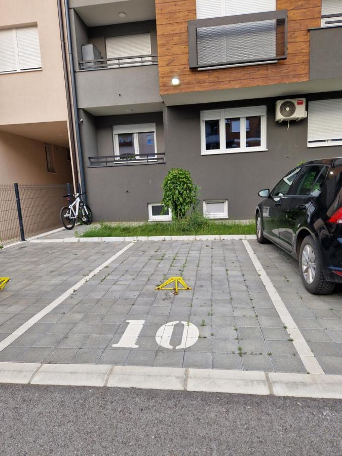 Apartman Astra Sremska Mitrovica Luaran gambar