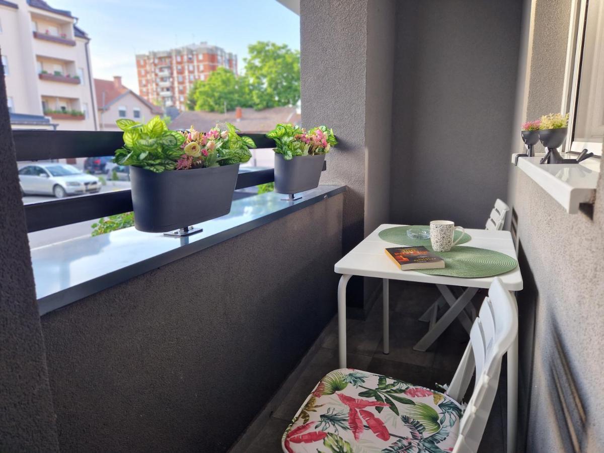 Apartman Astra Sremska Mitrovica Luaran gambar